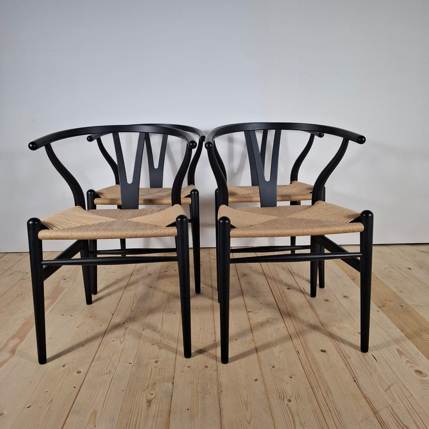 CH24 Hans J. Wegner per Carl Hansen, set di quattro