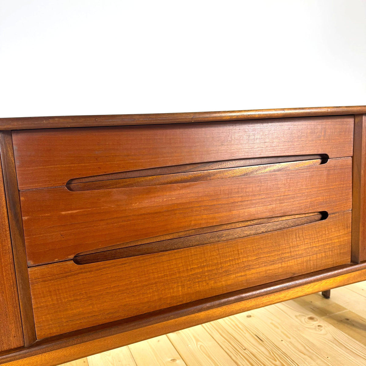 Sideboard danese anni ’60 in teak – design scandinavo originale vintage