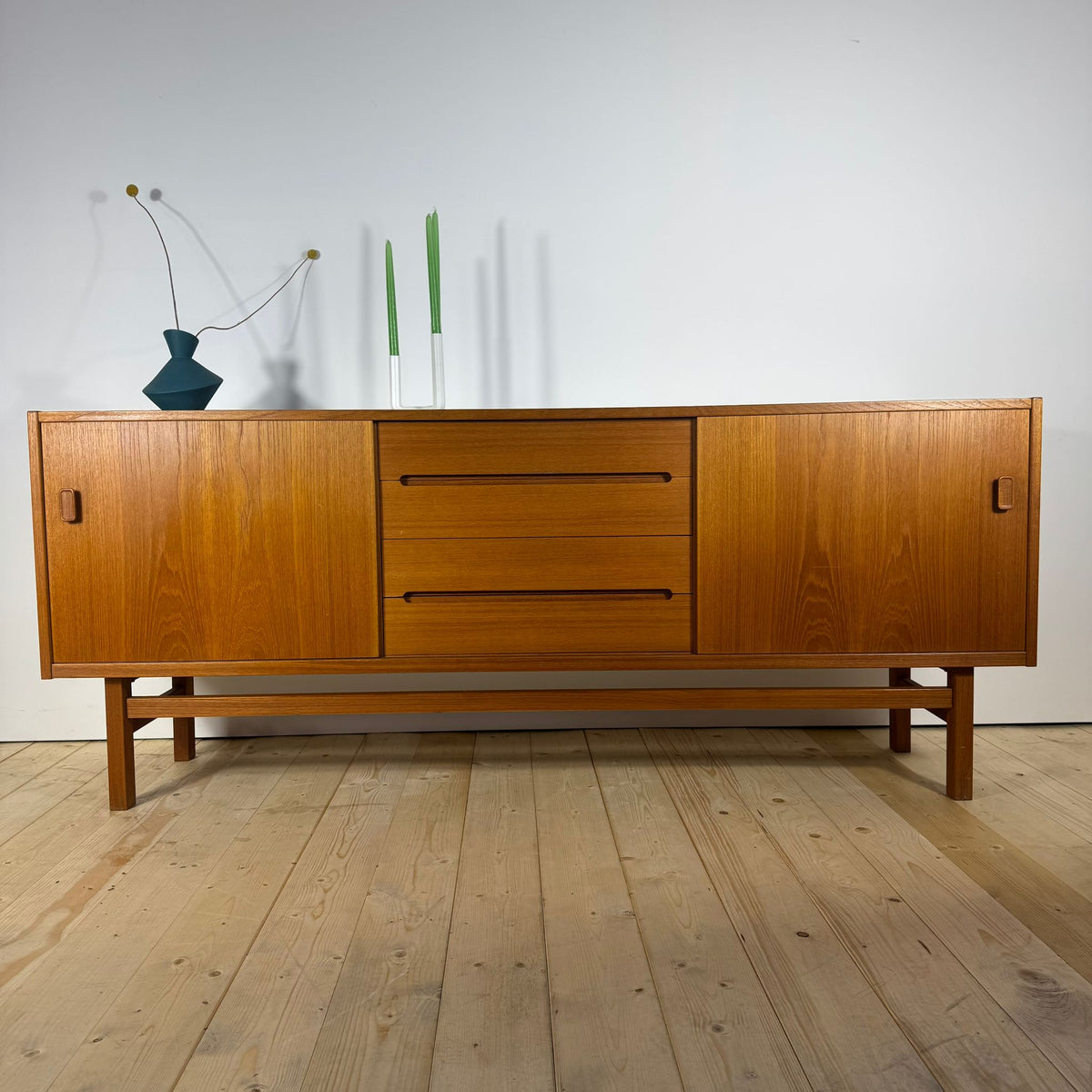 Sideboard “Arild” di Nils Jonsson per Troeds – Svezia, 1960