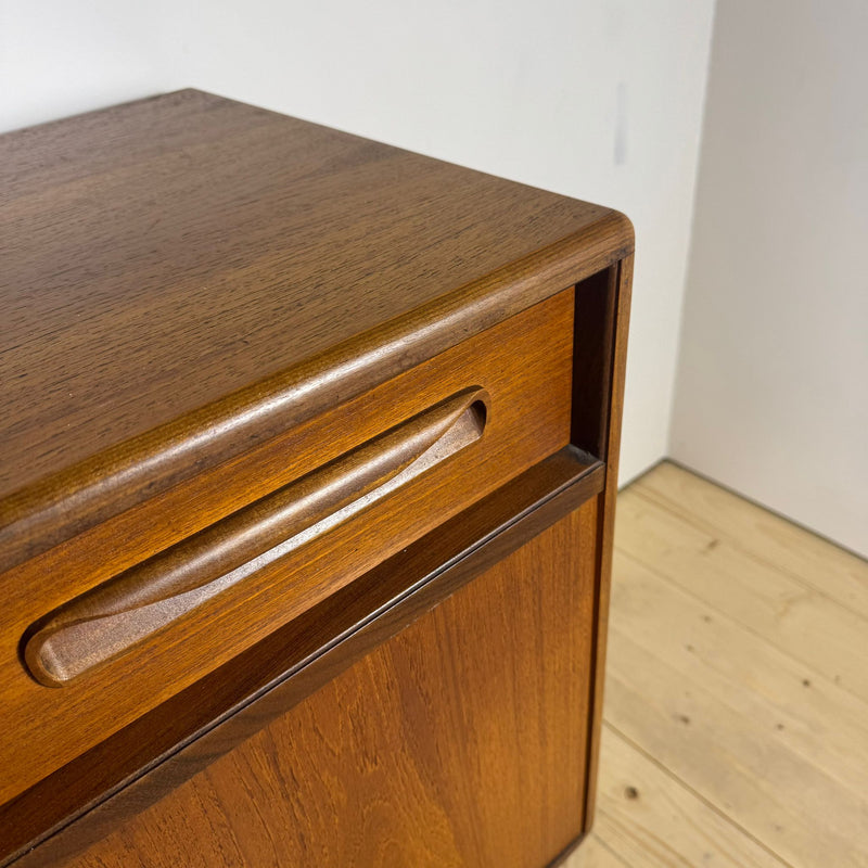 Sideboard G-Plan in Teak – Credenza Mid-Century di Design Britannico