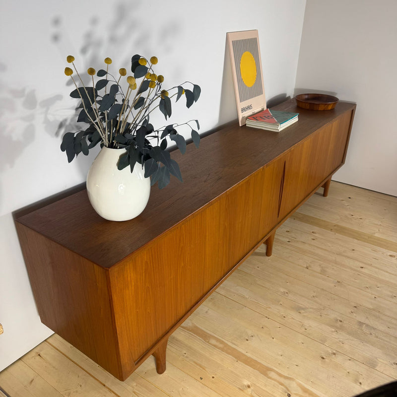 Sideboard in Teak Bernhard Pedersen & Søn Danimarca Anni ’60