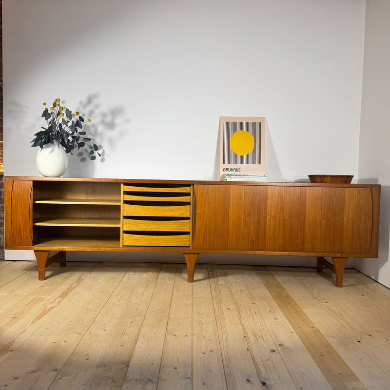 Sideboard in Teak Bernhard Pedersen & Søn Danimarca Anni ’60