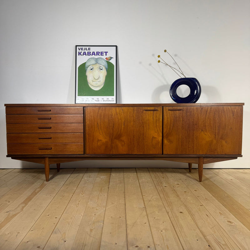 Sideboard Vintage in Teak – Credenza Mid-Century di Eleganza Senza Tempo