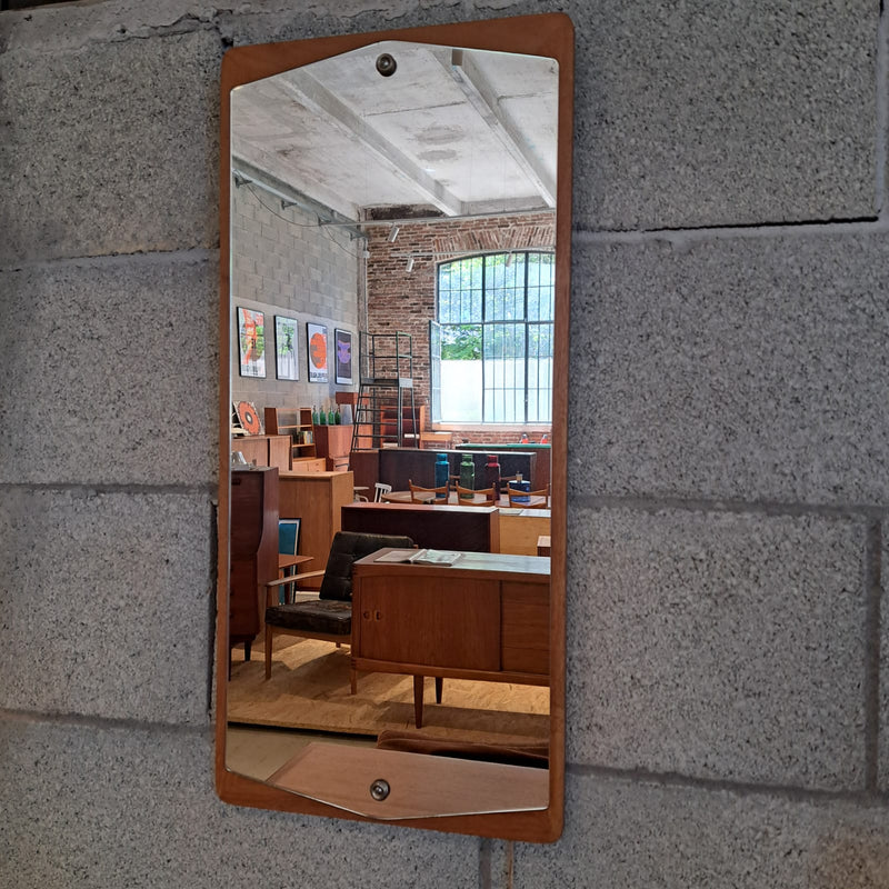 Specchio danese del 1960 in teak, capolavoro scandinavo.
