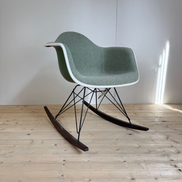 Rocking chair Charles Eames for Vitra