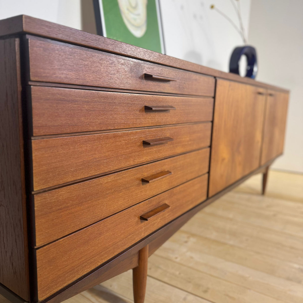 Sideboard Vintage in Teak – Credenza Mid-Century di Eleganza Senza Tempo