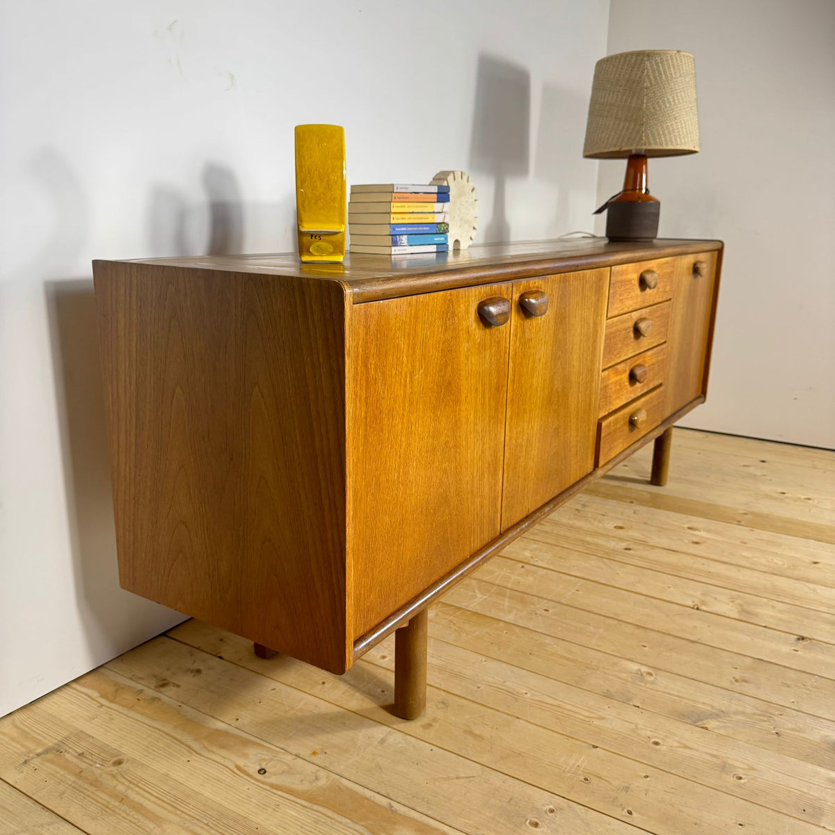 Sideboard Inglese in Teak – Credenza Mid-Century Anni ’60