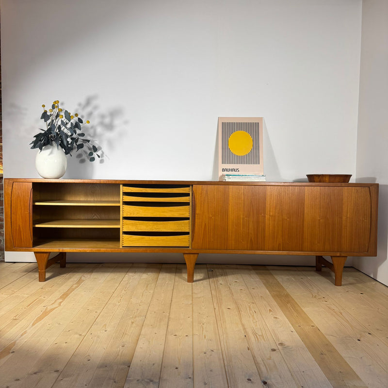Sideboard in Teak Bernhard Pedersen & Søn Danimarca Anni ’60