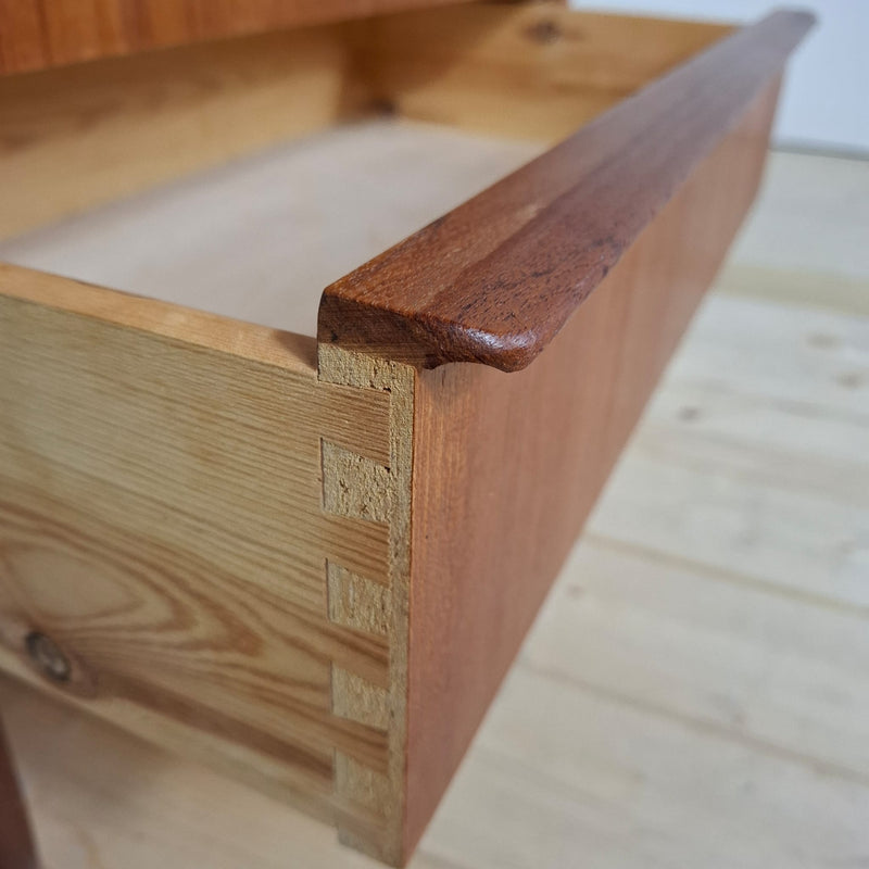 Cassettiera Danese Mid-Century Modern in Teak a Tre Cassetti – Anni ’60