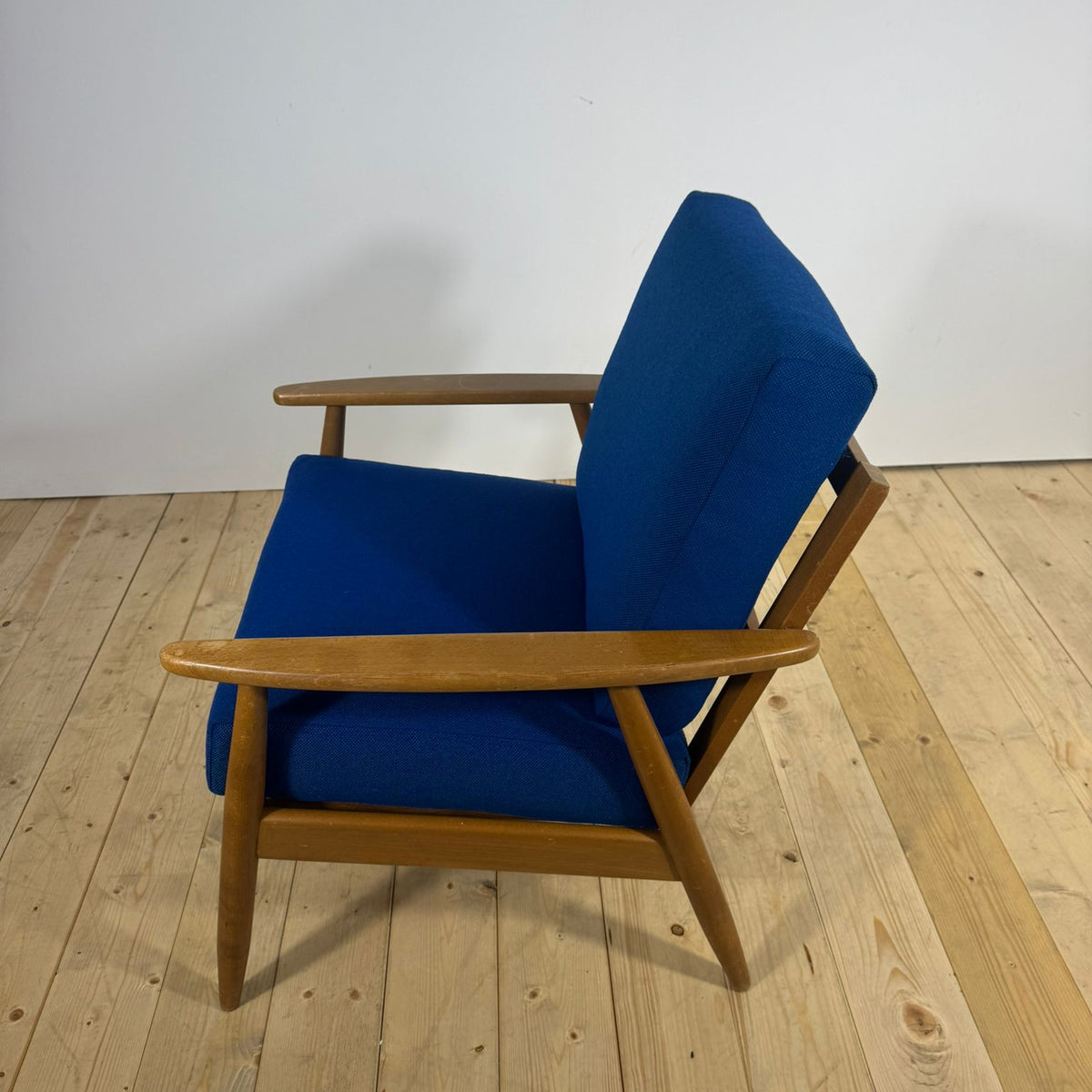 Poltrona Danese Anni ’60 – Seduta Mid-Century in Teak e Tessuto