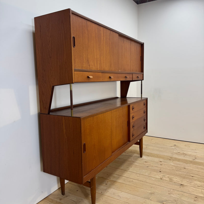 Highboard in teak con ante scorrevoli e cassetti, Danimarca 1960