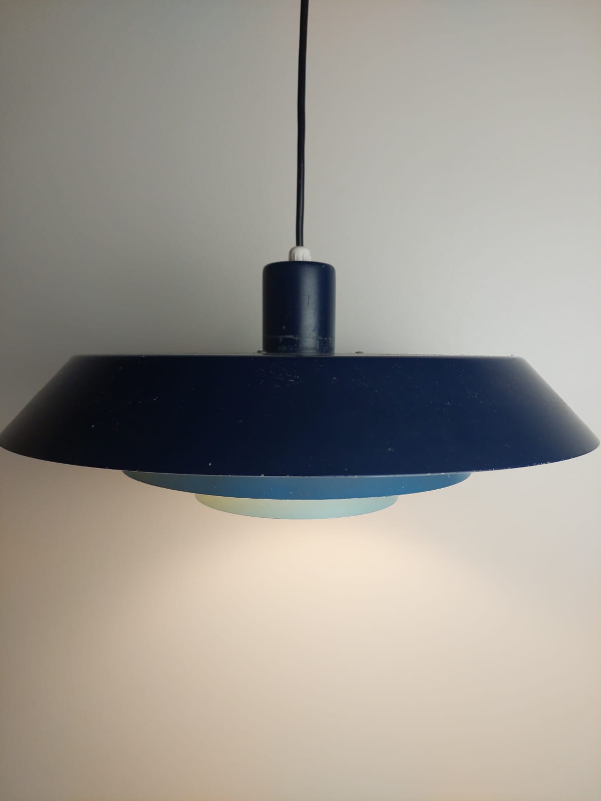lampada a sospensione lyfa troika bent karlby
