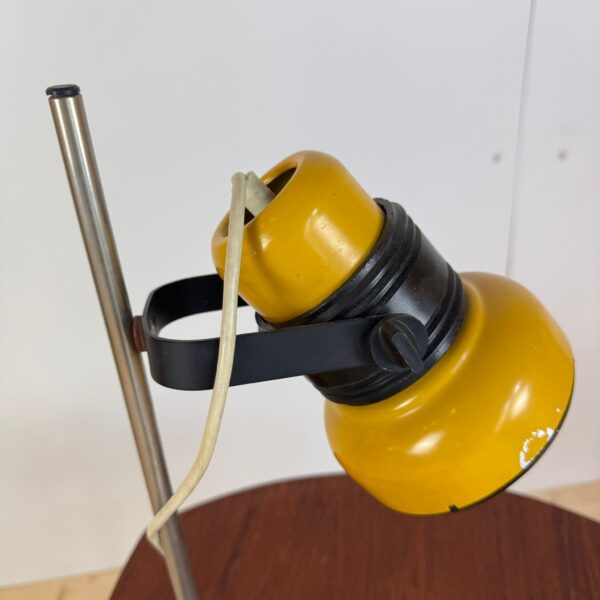 lampada tavolo design originale giallo acceso