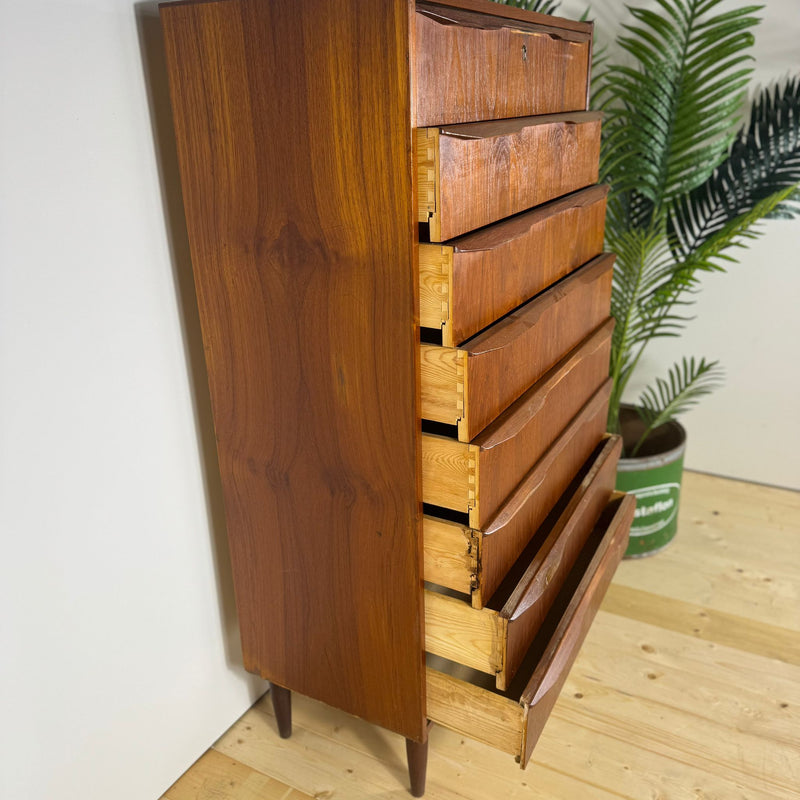 Cassettiera Alta Mid-Century Danese a Otto Cassetti in Teak