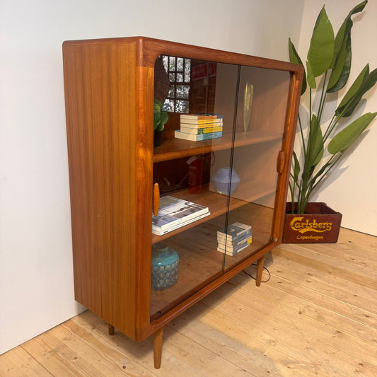 Libreria Dyrlund in teak, anni ’60