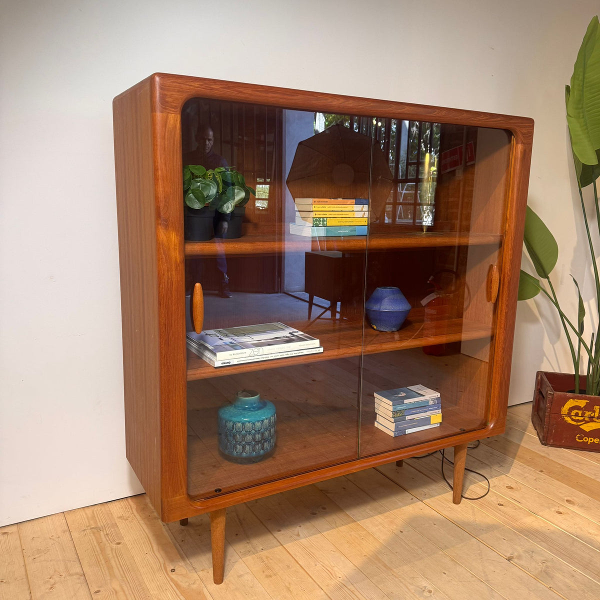 Libreria Dyrlund in teak, anni ’60