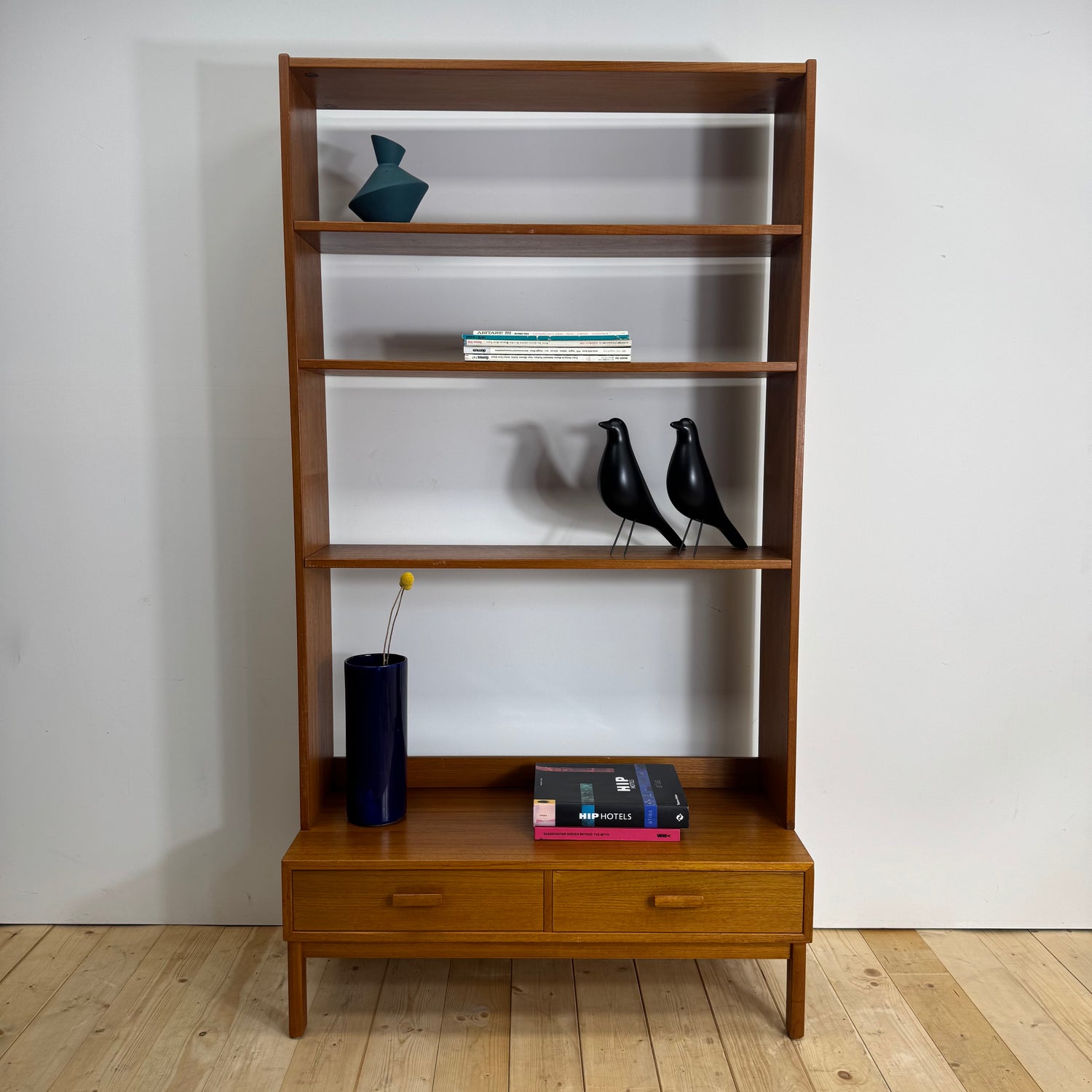 Libreria in teak con due cassetti, Svezia 1960