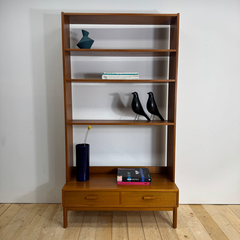 Libreria in teak con due cassetti, Svezia 1960