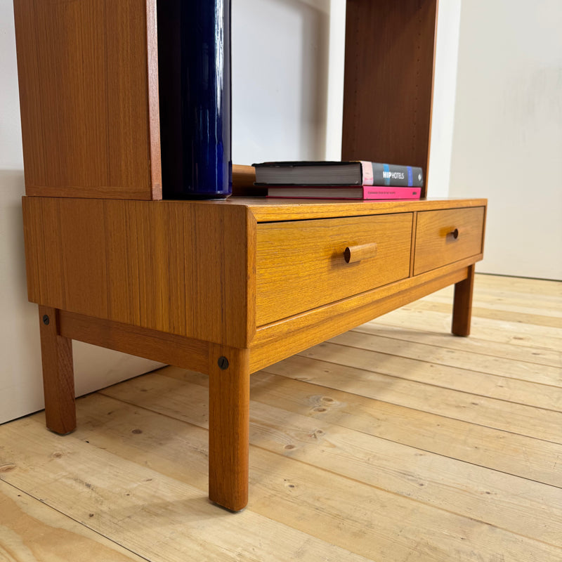 Libreria in teak con due cassetti, Svezia 1960