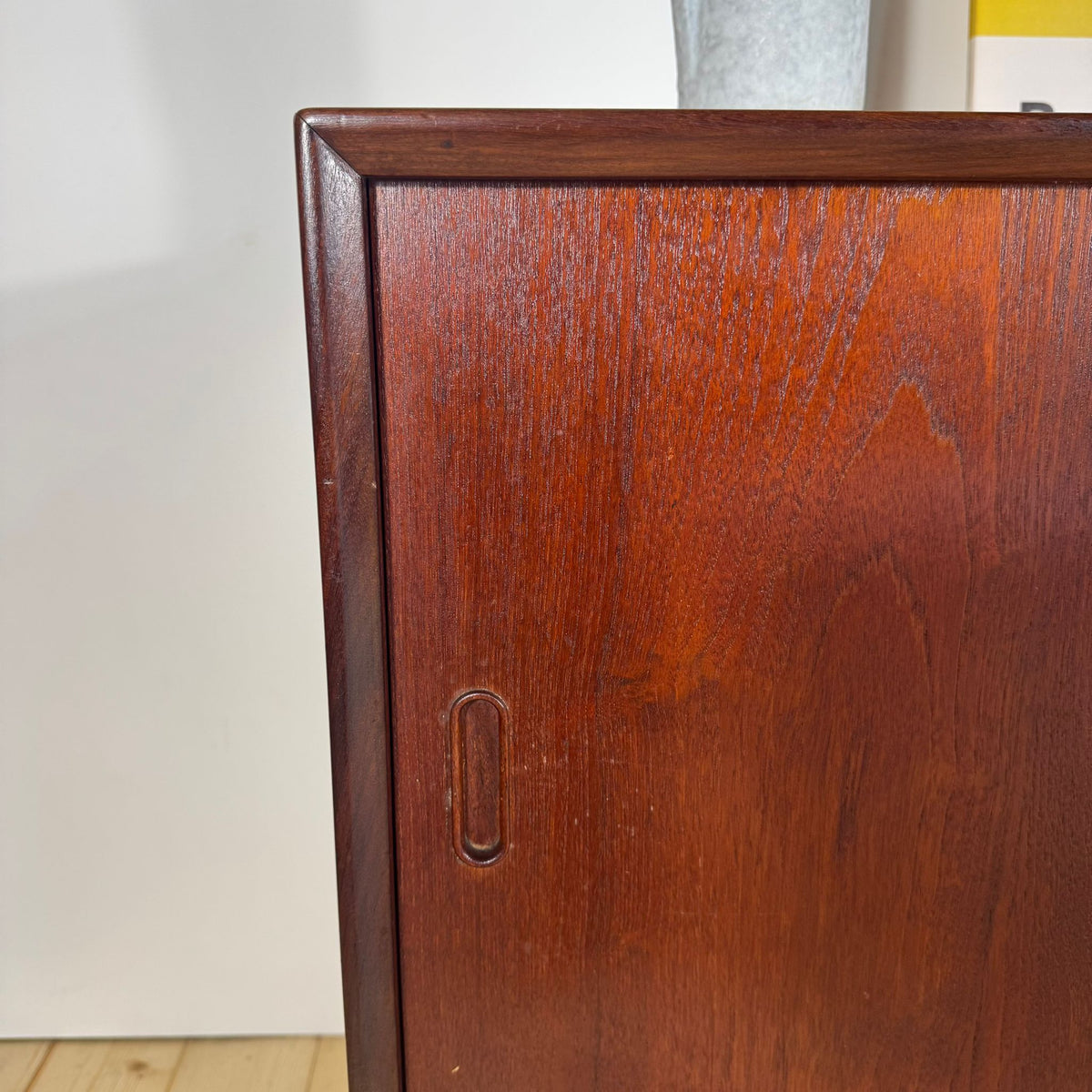 madia design scandinavo anni 60 credenza