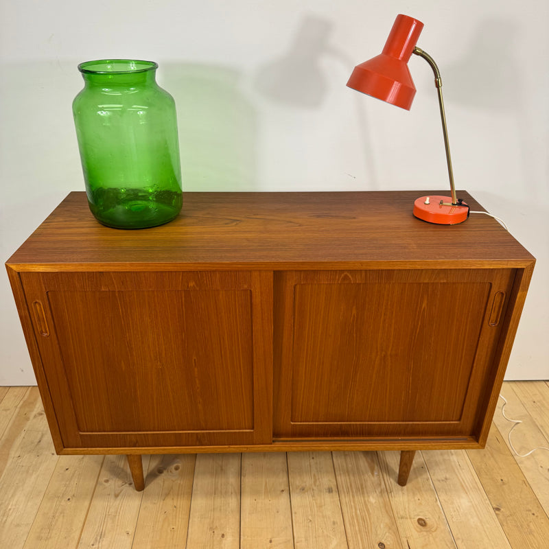 Sideboard in teak con ante scorrevoli