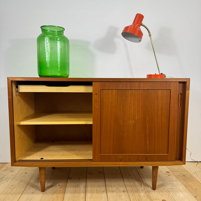 Sideboard in teak con ante scorrevoli