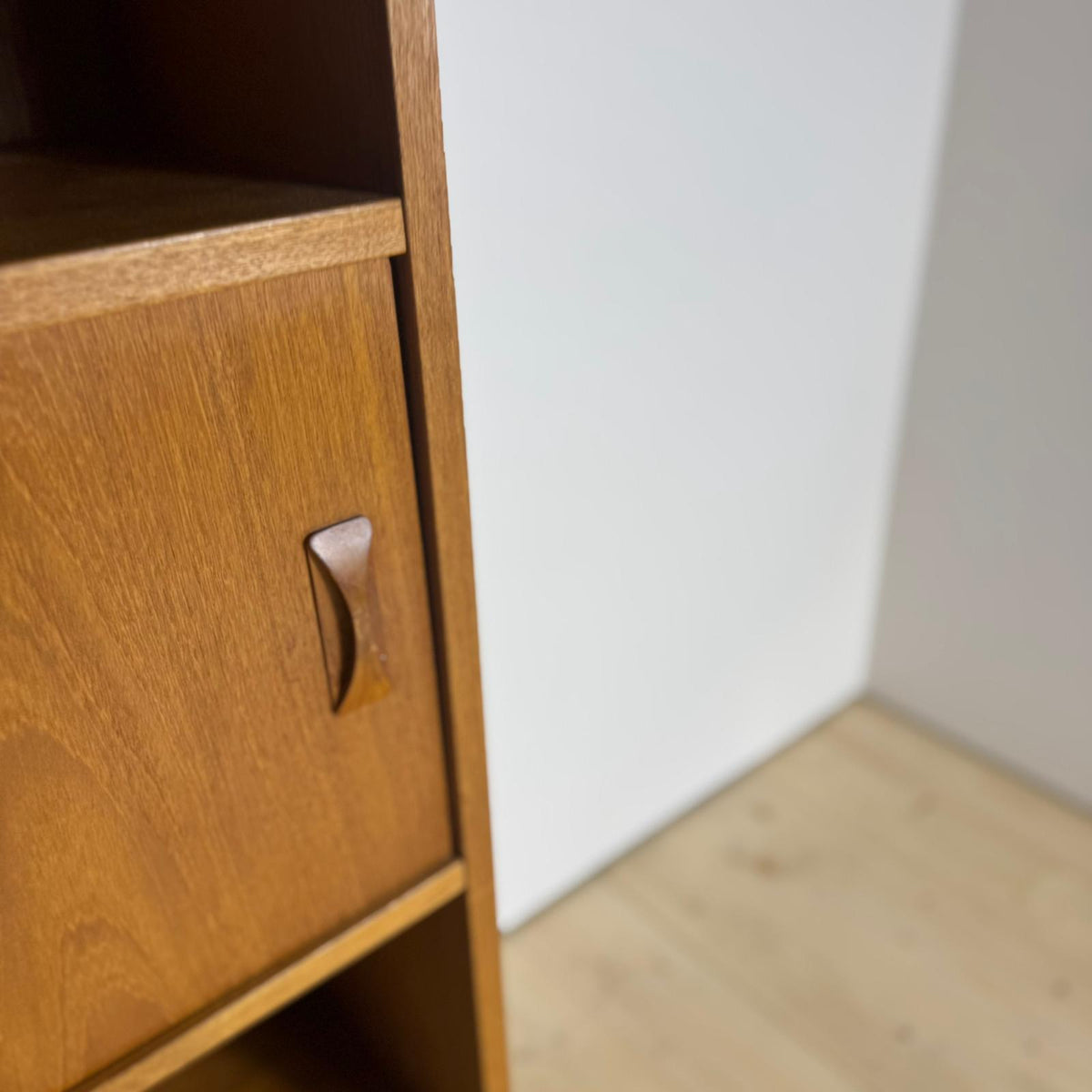 mobile contenitore scaffali aperti teak anni 60