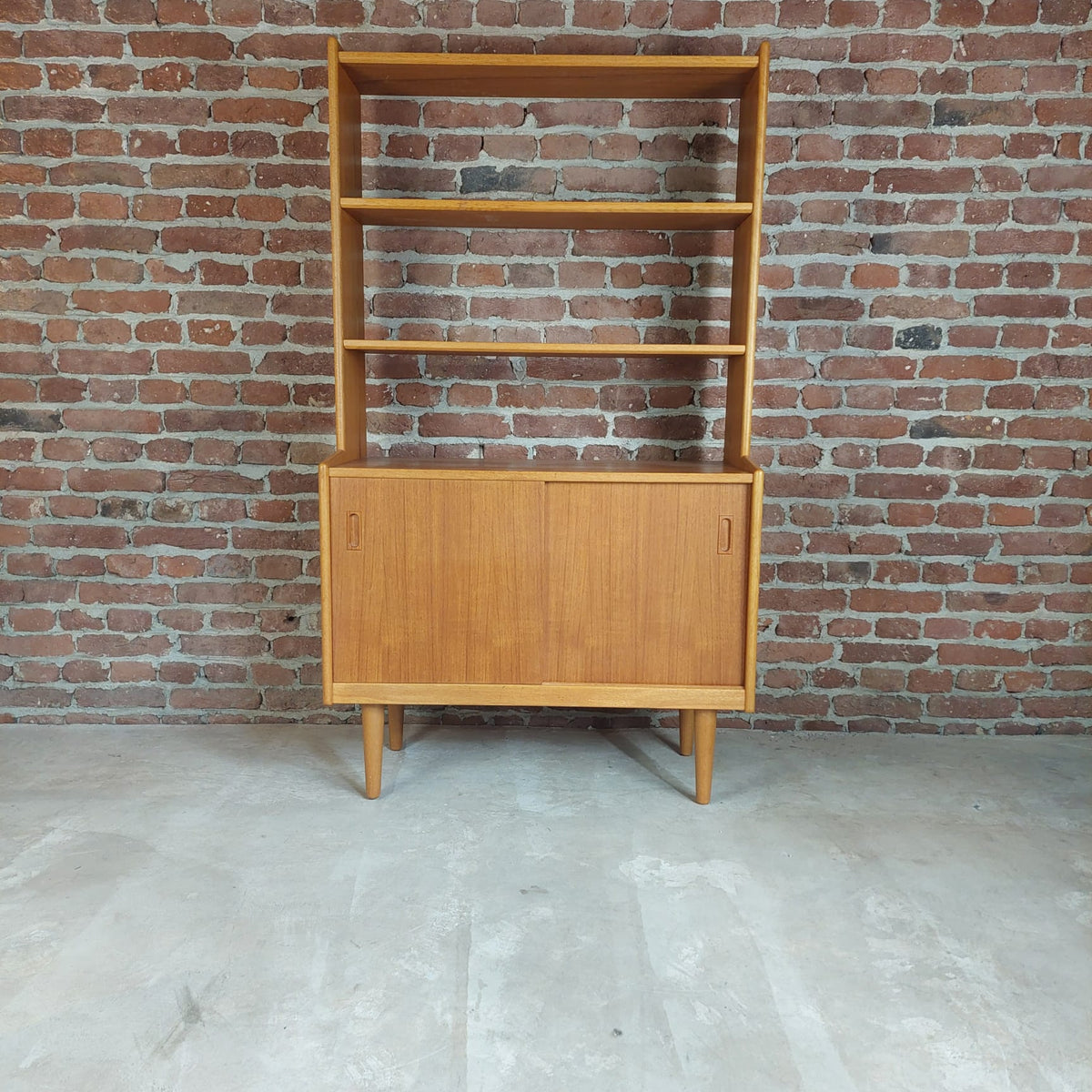 mobile libreria legno chiaro design scandinavo