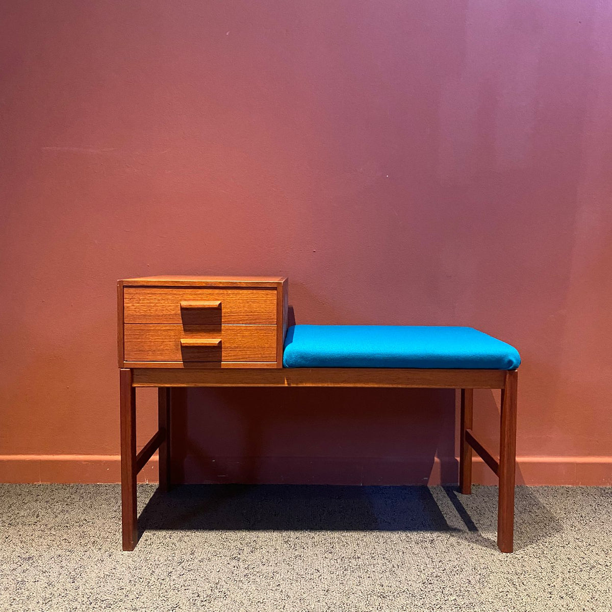 panca in teak con cassetti e cuscino vintage