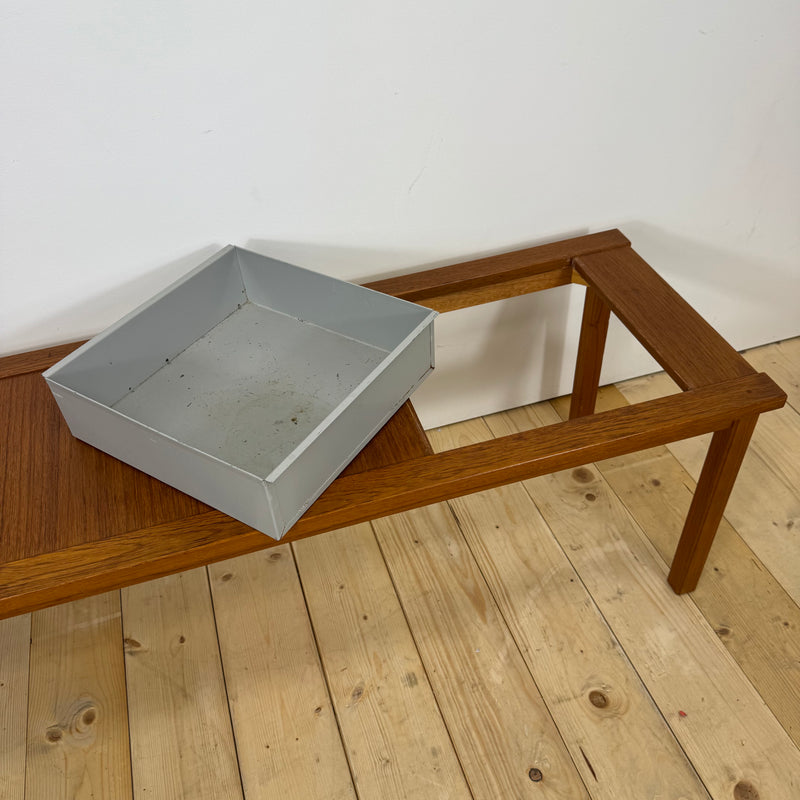 Tavolino da caffè scandinavo con portapiante in teak, 1960