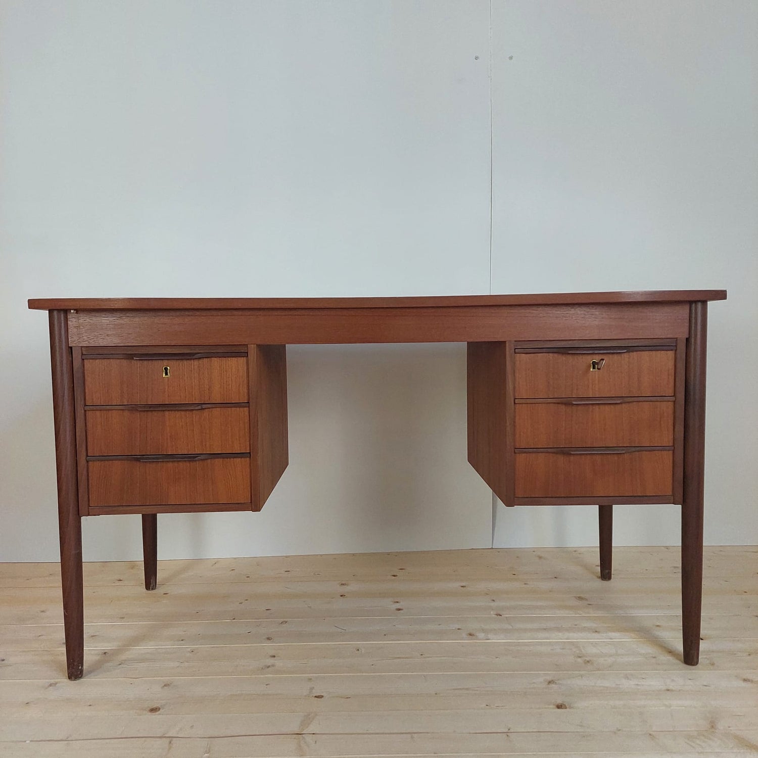 scrivania mid century teak danimarca anni 60