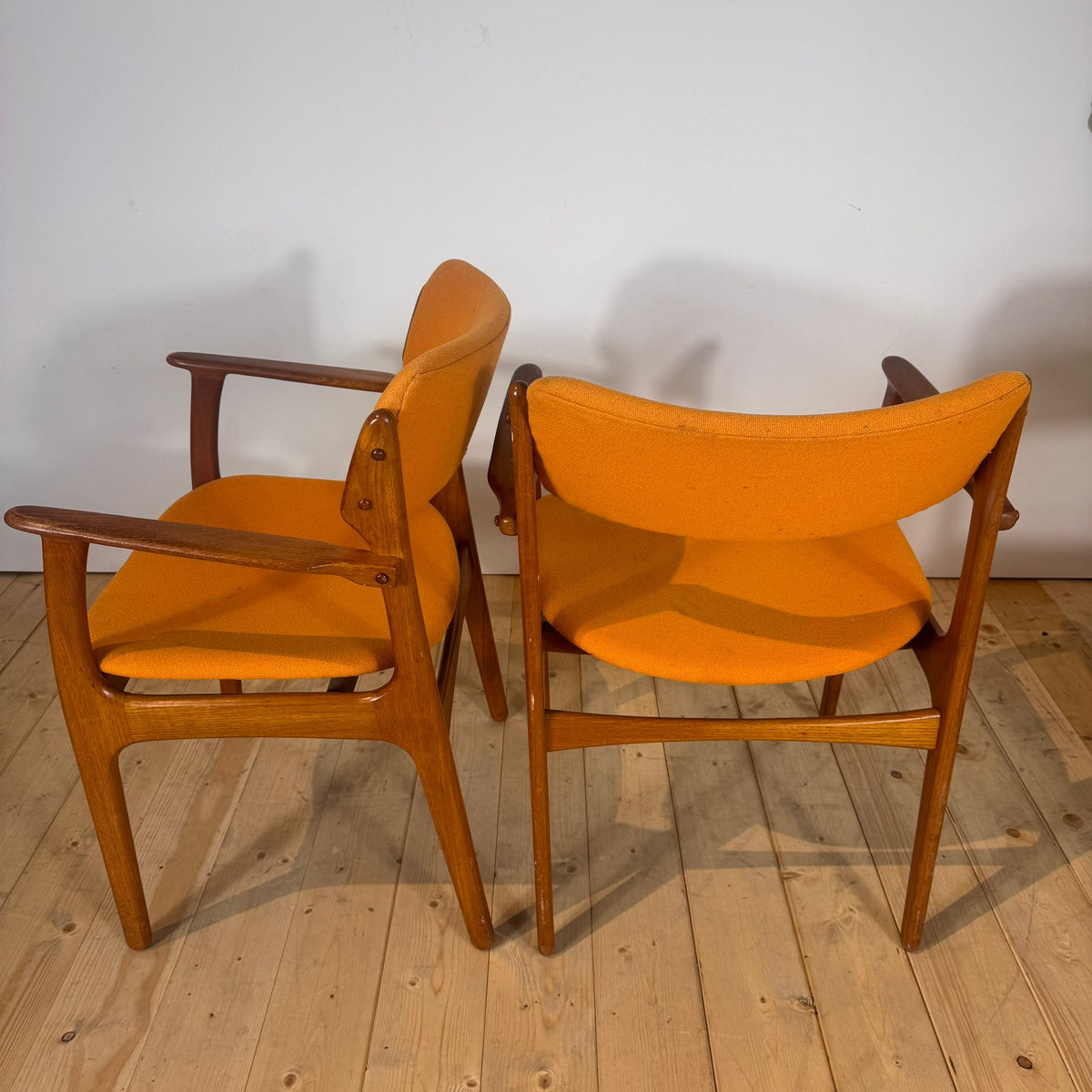 Set di 6 sedie con braccioli di Erik Buch, anni ’60