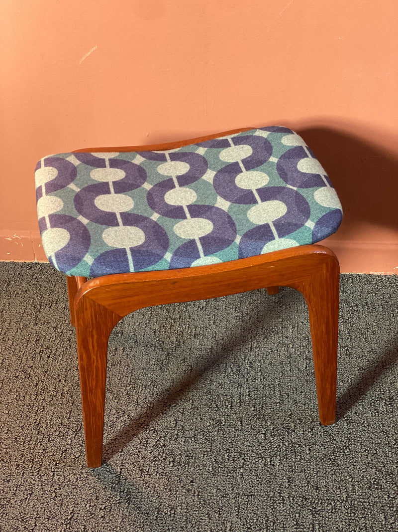 sgabello in teak massello mid century