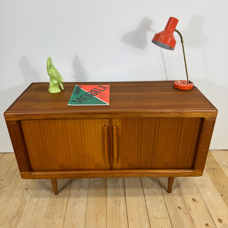 Sideboard Dyrlund in teak con ante a scomparsa e cassetti interni, Danimarca 1960