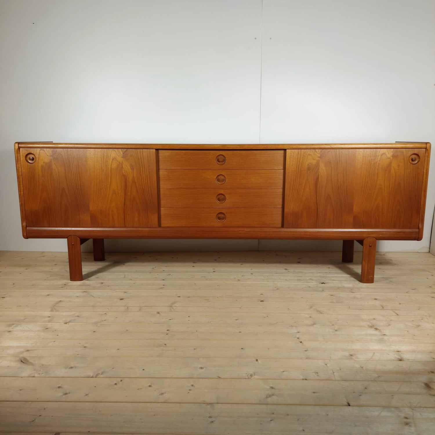 sideboard hw klein bramin teak frontale