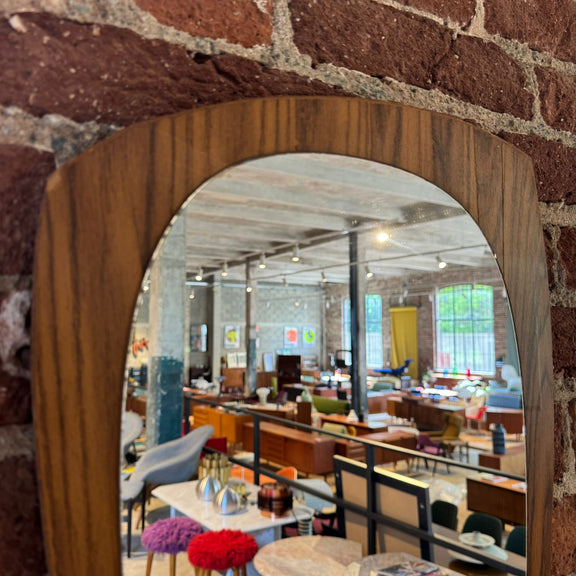 specchio-asimmetrico-design-organico-anni-60