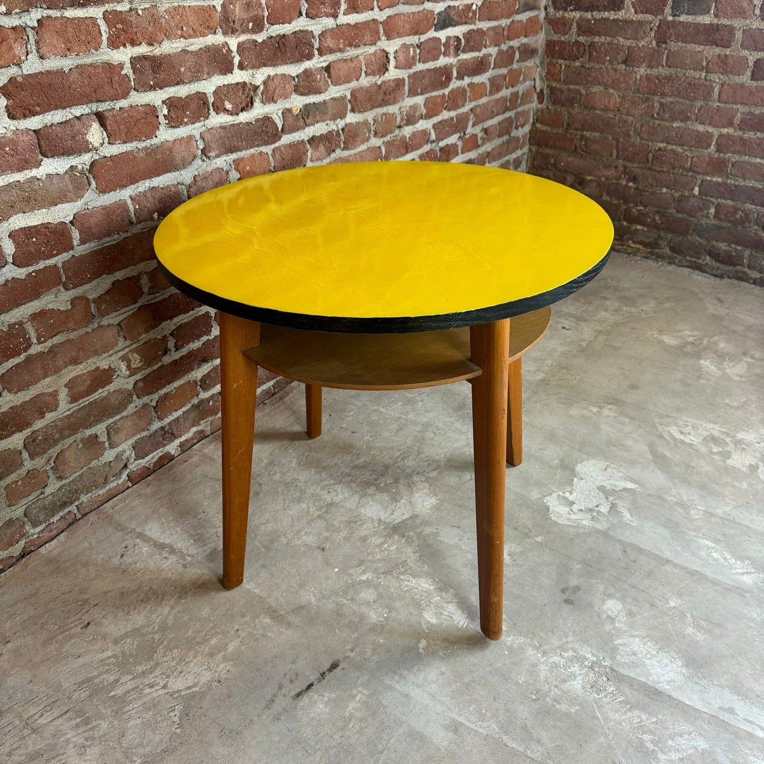 tavolino vintage smaltato giallo cecoslovacchia anni 60