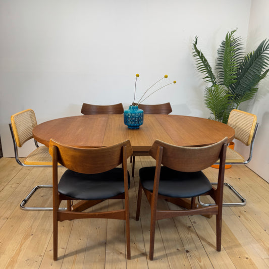 Extendable round teak dining table, Denmark 1960s