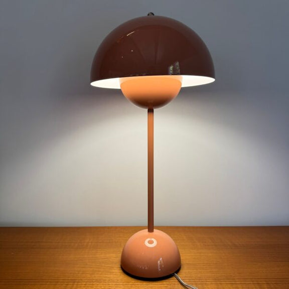 vista accesa lampada flowerpot verner panton stov