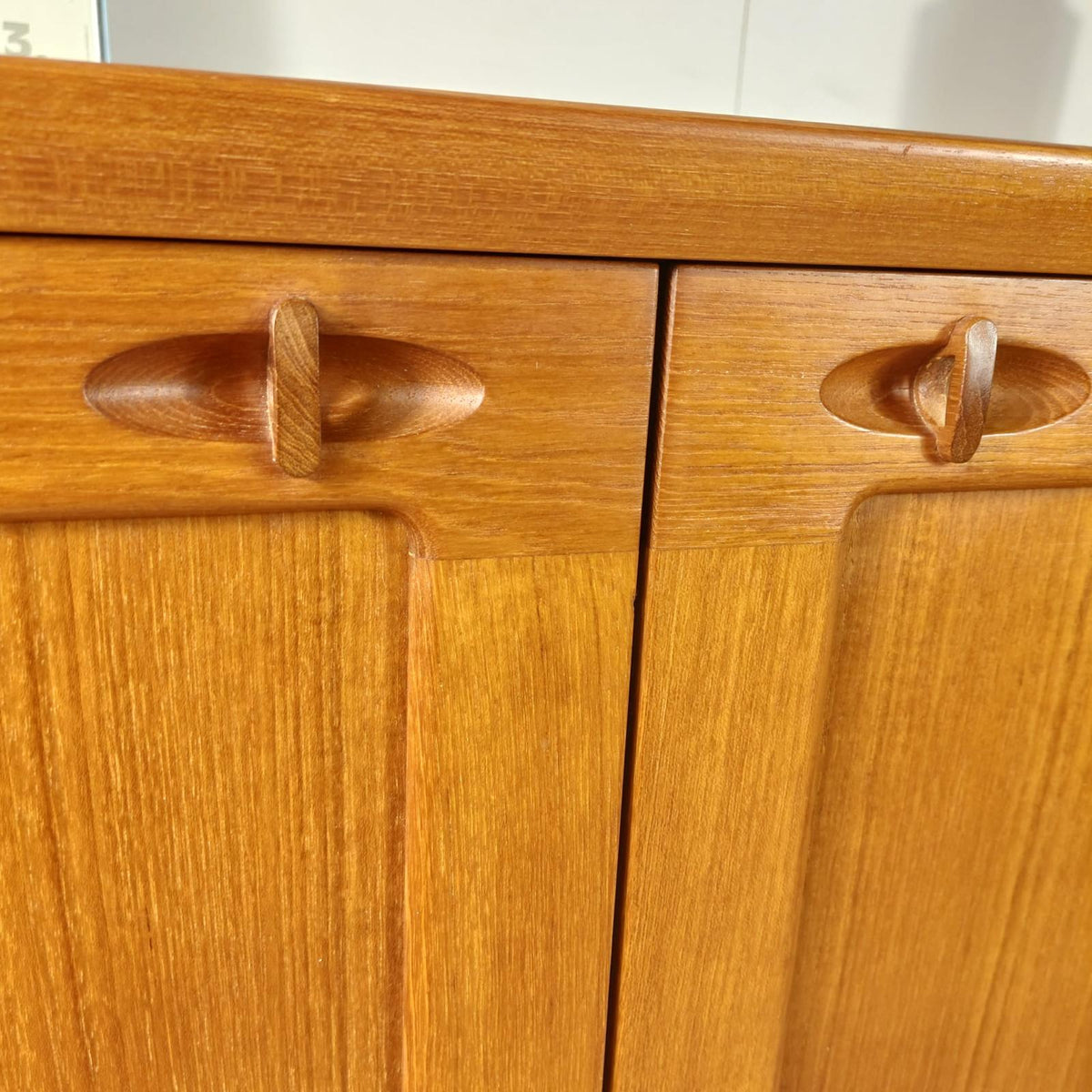 vista laterale credenza danese bramin